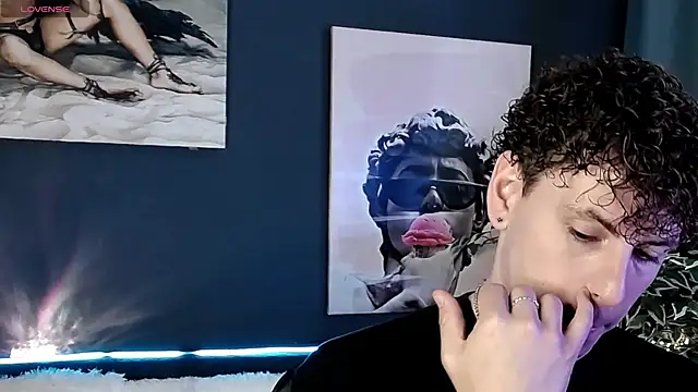 Snapshot of TylerGibson chatting on June 27, 9:14 am TylerGibson online show from June 27, 9:14 am