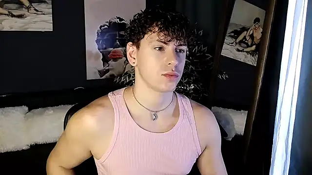 Snapshot of TylerGibson chatting on July 3, 10:10 am TylerGibson online show from July 3, 10:10 am