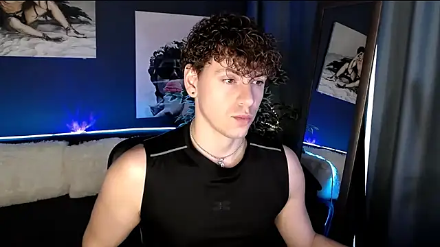Snapshot of TylerGibson chatting on July 9, 3:54 am TylerGibson online show from July 9, 3:54 am