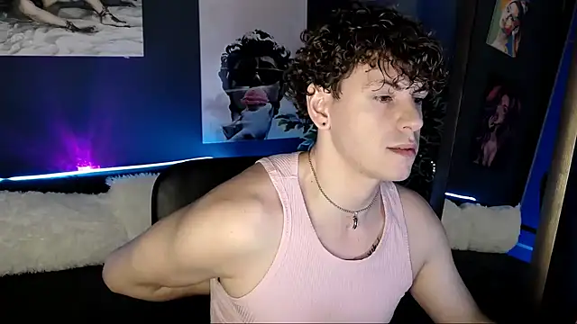 Snapshot of TylerGibson chatting on July 11, 9:16 pm TylerGibson online show from July 11, 9:16 pm