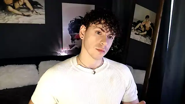 Snapshot of TylerGibson chatting on July 16, 4:40 am TylerGibson online show from July 16, 4:40 am