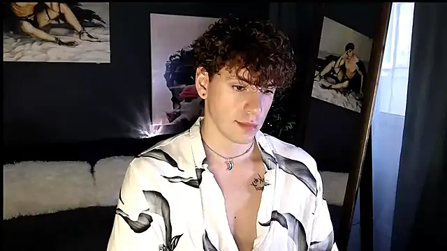 Snapshot of TylerGibson chatting on July 16, 4:46 pm TylerGibson online show from July 16, 4:46 pm