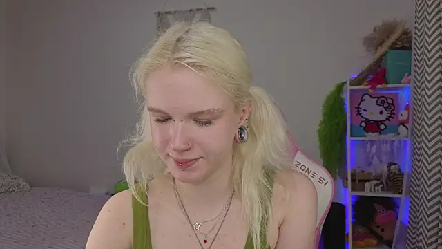 Mia WaterFall online show from April 22, 3:09 am