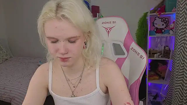 Mia WaterFall online show from April 27, 3:26 am