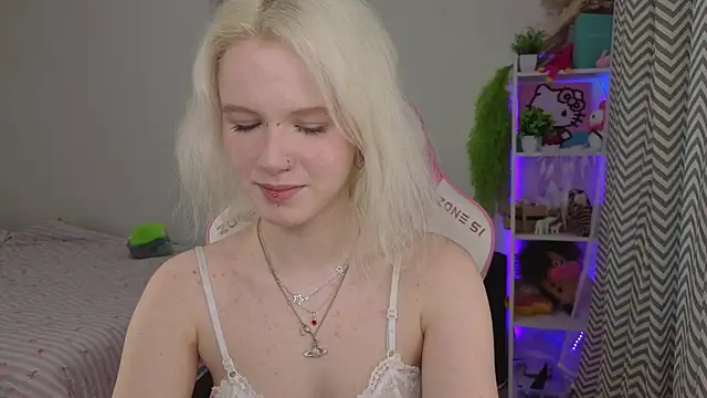 Mia WaterFall online show from April 29, 3:32 am