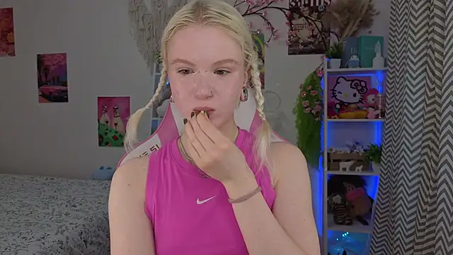 Mia WaterFall online show from May 11, 3:12 am