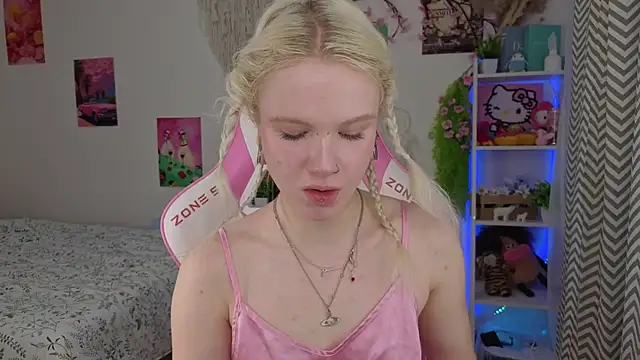 Mia WaterFall online show from May 13, 3:15 am