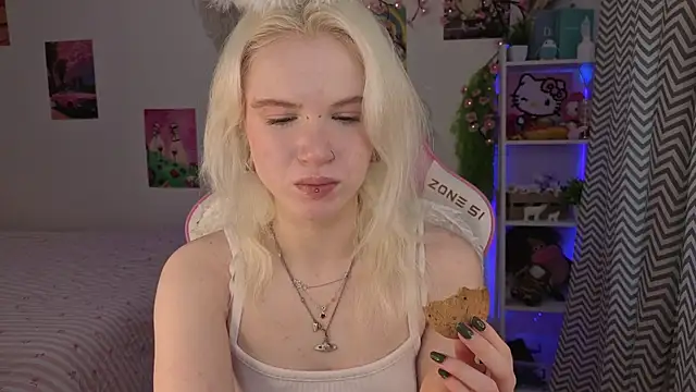 Mia WaterFall online show from May 19, 3:13 am