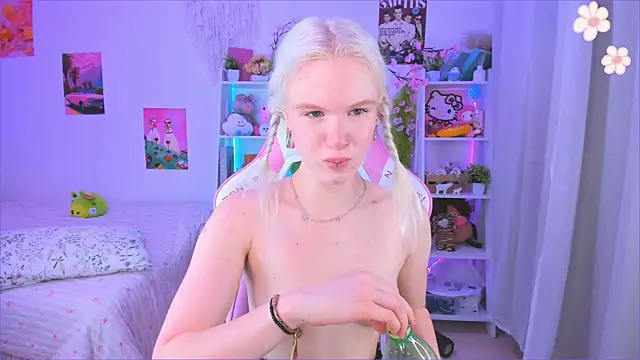 Mia WaterFall online show from August 1, 3:28 am