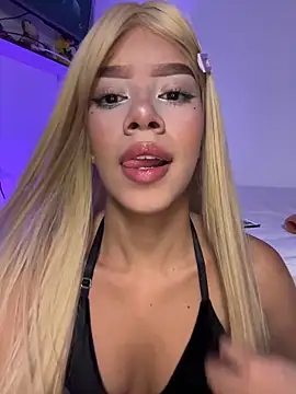 BellaMoon  online show from March 18, 6:00 pm