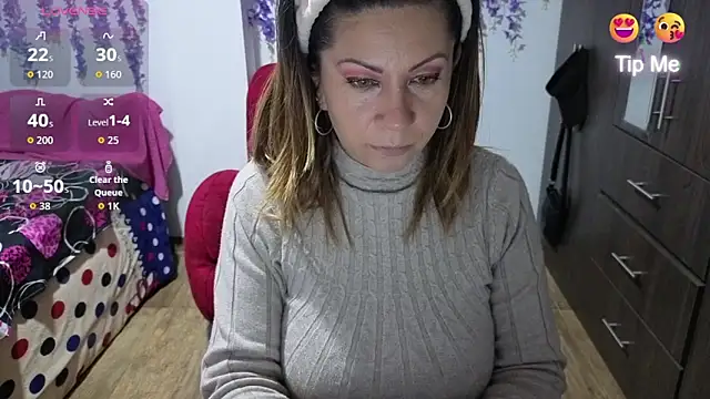 xxxMilexxx online show from February 4, 11:05 am