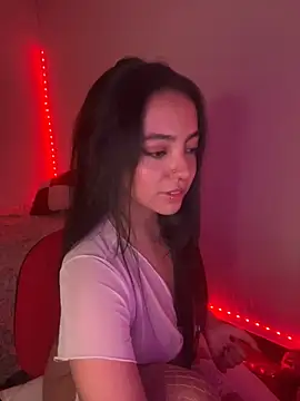 laraa rous online show from March 1, 12:01 am