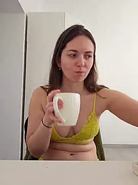 HotRoxyy online show from February 5, 2:00 pm