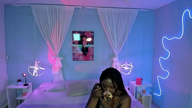 Snapshot of naomi_campell chatting on March 5, 7:43 pm naomi campell online show from March 5, 7:43 pm