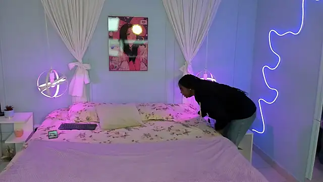 Snapshot of naomi_campell chatting on March 18, 7:39 pm naomi campell online show from March 18, 7:39 pm