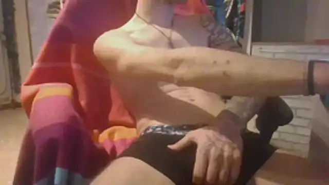 Snapshot of PsyLeo96 chatting on March 25, 12:05 am PsyLeo96 online show from March 25, 12:05 am