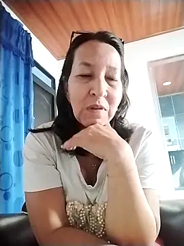 Snapshot of RosseLaure chatting on June 1, 8:21 pm RosseLaure online show from June 1, 8:21 pm