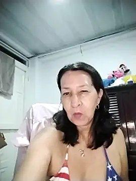 Snapshot of RosseLaure chatting on June 30, 3:18 am RosseLaure online show from June 30, 3:18 am