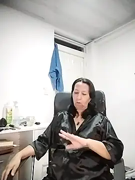 Snapshot of RosseLaure chatting on July 17, 1:45 am RosseLaure online show from July 17, 1:45 am