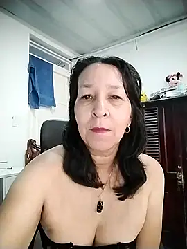 Snapshot of RosseLaure chatting on July 19, 4:33 pm RosseLaure online show from July 19, 4:33 pm