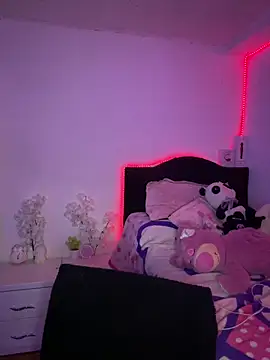 Snapshot of andyy_x chatting on March 12, 10:27 pm andyy x online show from March 12, 10:27 pm