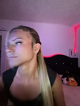 Snapshot of andyy_x chatting on April 3, 9:46 pm andyy x online show from April 3, 9:46 pm