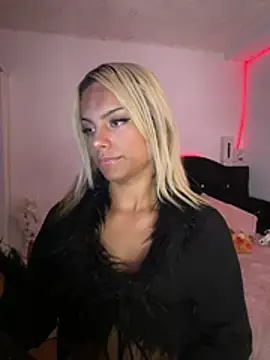 Snapshot of andyy_x chatting on April 5, 10:29 pm andyy x online show from April 5, 10:29 pm