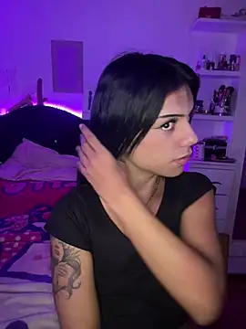 Snapshot of andyy_x chatting on July 5, 4:30 am andyy x online show from July 5, 4:30 am