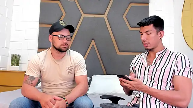 JustinAndTiago25 online show from February 17, 12:29 am