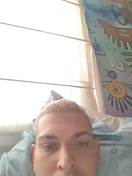 Snapshot of Ernesto23415 chatting on February 4, 3:40 pm Ernesto23415 online show from February 4, 3:40 pm