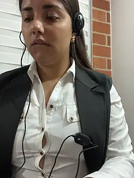 A-uroora online show from February 13, 7:26 am