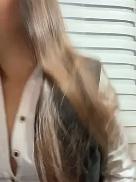 A-uroora online show from February 22, 10:58 am