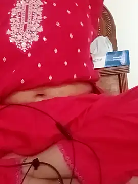 Snapshot of mistipriya chatting on February 4, 7:03 am mistipriya online show from February 4, 7:03 am