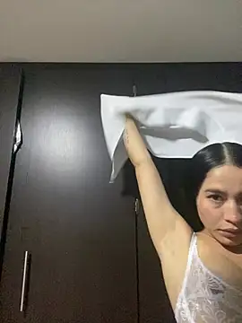 Snapshot of JuliaaVega chatting on February 28, 11:33 am JuliaaVega online show from February 28, 11:33 am