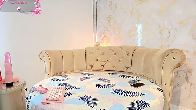 tifanibrown online show from February 9, 1:15 pm