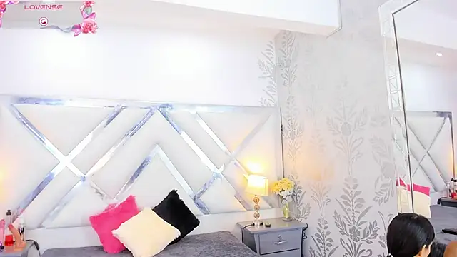 tifanibrown online show from March 24, 1:16 pm