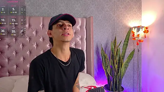 Logan Woods online show from February 18, 4:14 pm