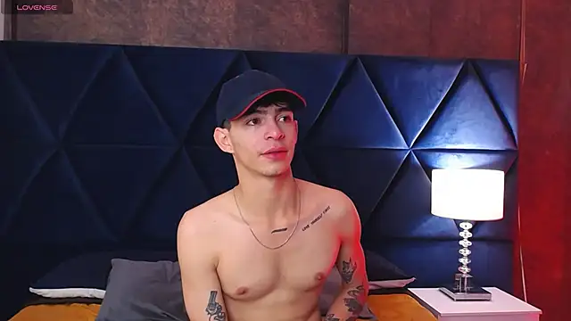 Logan Woods online show from March 7, 11:07 am