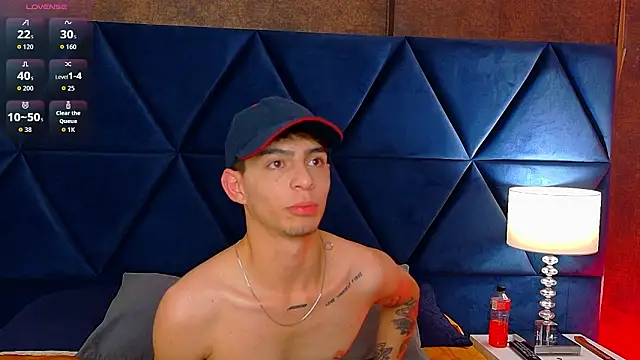 Logan Woods online show from March 14, 5:35 am