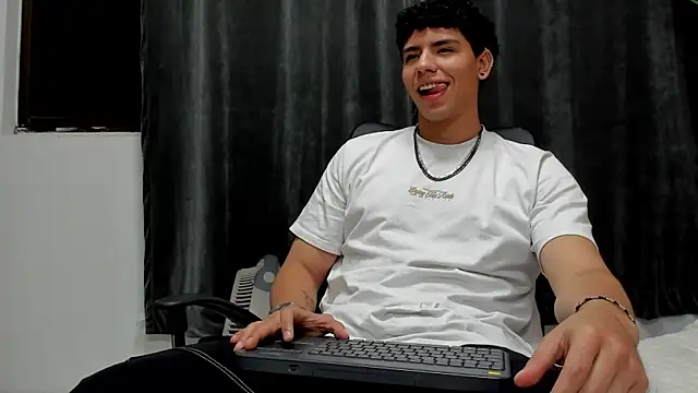 Tobias Vega online show from March 1, 9:22 am