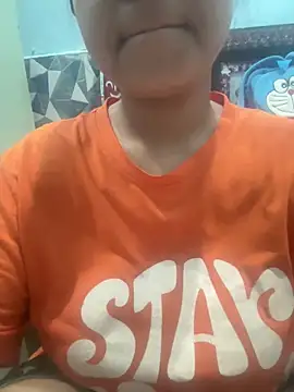 Snapshot of Real_Roma chatting on April 17, 2:31 pm Real Roma online show from April 17, 2:31 pm