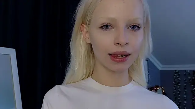 Naomi Demio online show from May 1, 12:32 pm