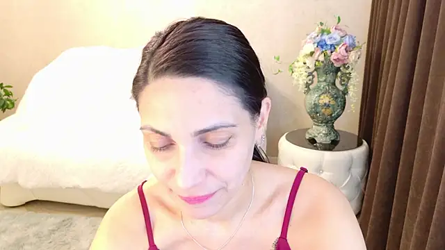 LovelyBeatrice online show from February 21, 10:49 am