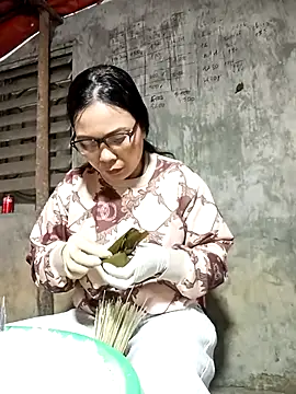 Snapshot of Nuna_689 chatting on February 12, 8:09 am Nuna 689 online show from February 12, 8:09 am