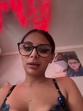 HiddendesireXO01 online show from June 3, 9:45 am