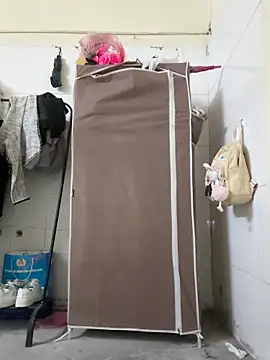 Pinks cool online show from March 23, 2:54 pm