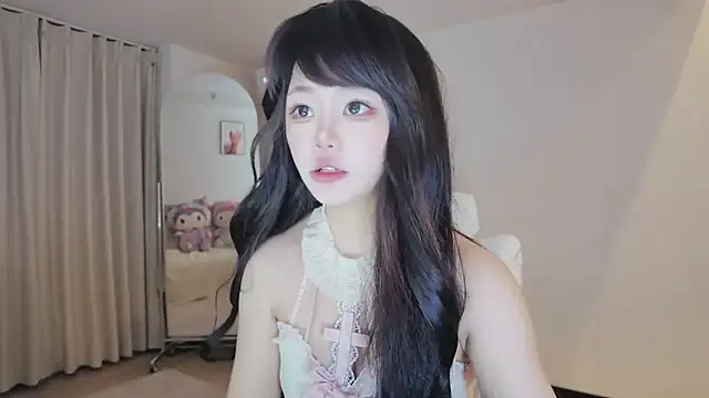 Snapshot of Jolie-22 chatting on May 4, 2:57 pm Jolie-22 online show from May 4, 2:57 pm