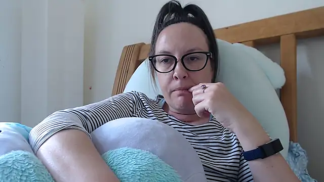Snapshot of PsychicDominatrix chatting on June 5, 12:11 pm PsychicDominatrix online show from June 5, 12:11 pm
