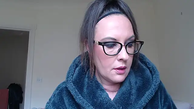 Snapshot of PsychicDominatrix chatting on June 11, 10:02 am PsychicDominatrix online show from June 11, 10:02 am