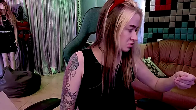 LeilaReal online show from February 2, 9:35 pm